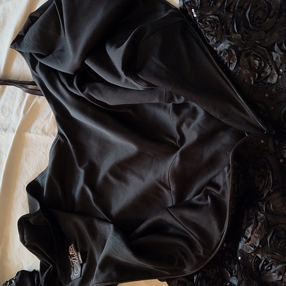 Alex Evenings Floor Length Evening Gown Black Size 20 W Rosette Ribbon Skirt - Picture 6 of 17